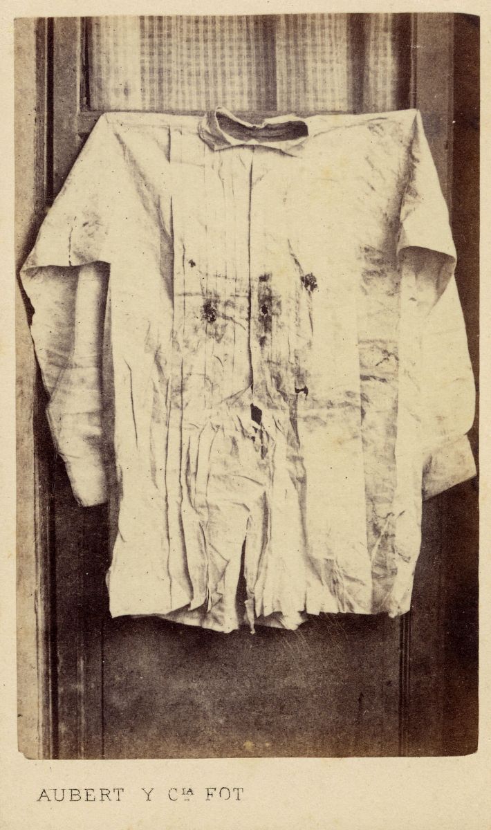 Fig. 2 “Maximilian von Habsburg’s Shirt, 1867” Carte-de-visite photograph, Mexico Maximilian era Carte-de-visite Collection (PICT 997-013-0018), Center for Southwest Research, University Libraries, University of New Mexico